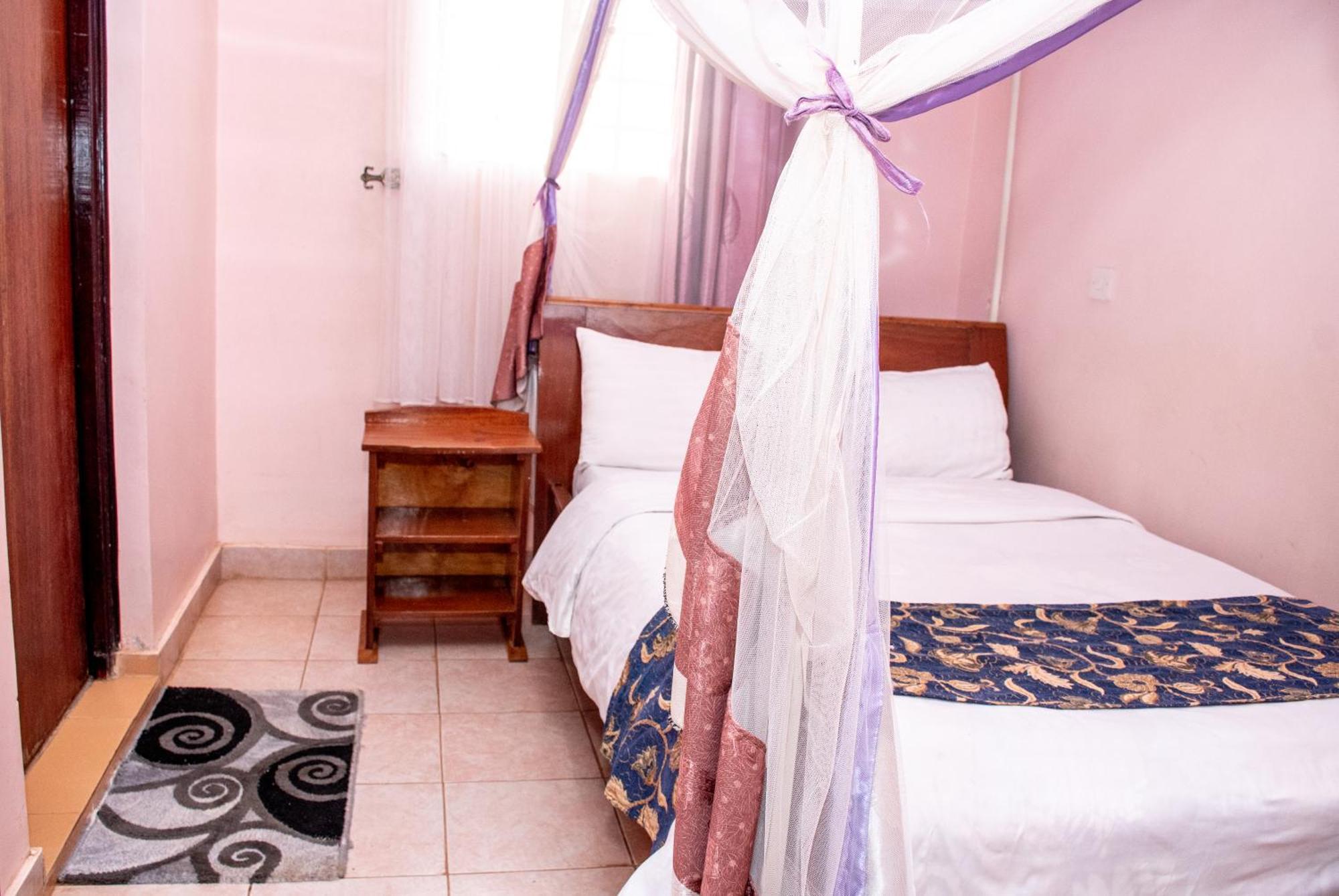 Super Break Hotel Kitale Exteriér fotografie